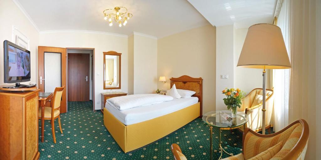 Hotel Sacher-Stoiber Bad Füssing Rum bild