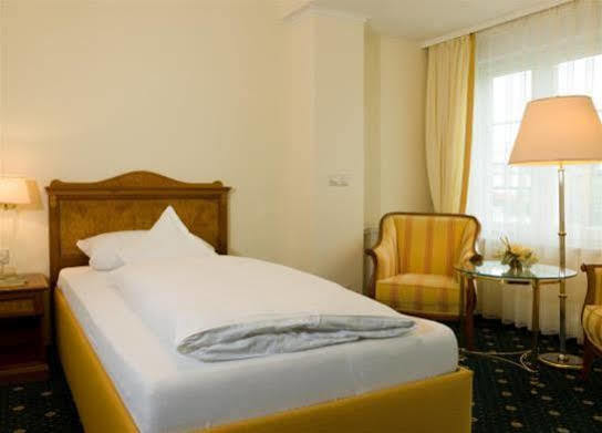Hotel Sacher-Stoiber Bad Füssing Exteriör bild